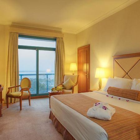 Al Diar Capital Hotel Abu Dhabi Bagian luar foto