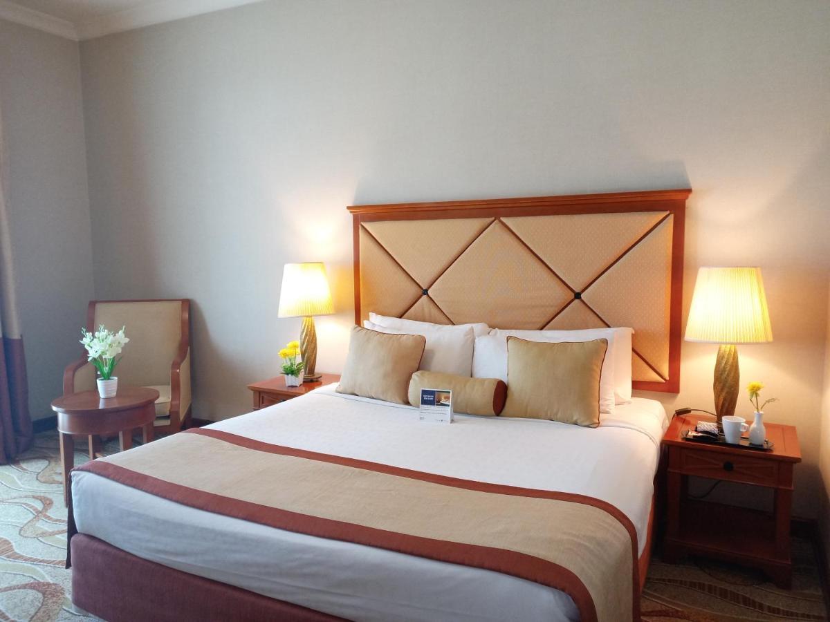 Al Diar Capital Hotel Abu Dhabi Bagian luar foto