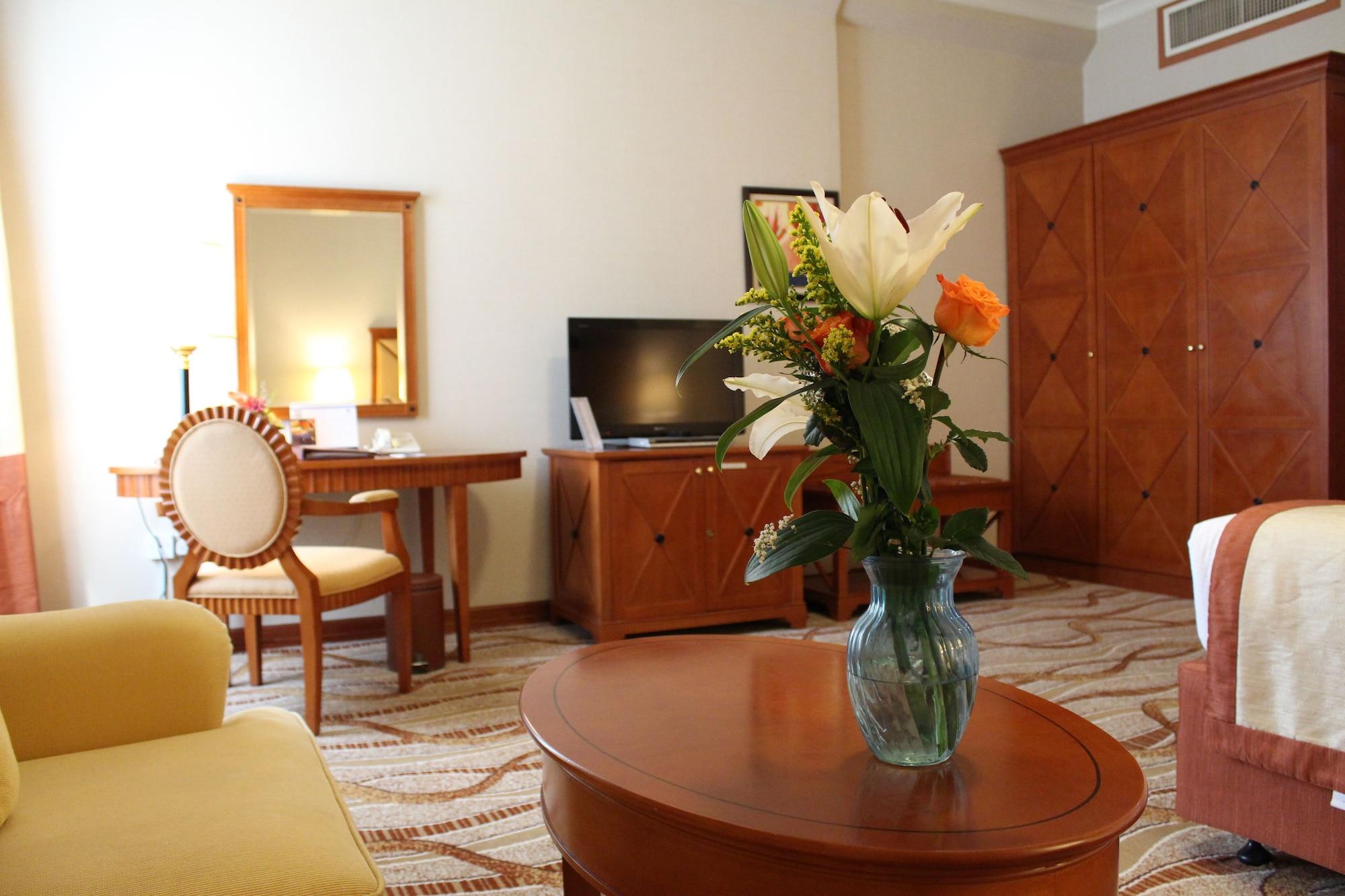 Al Diar Capital Hotel Abu Dhabi Bagian luar foto