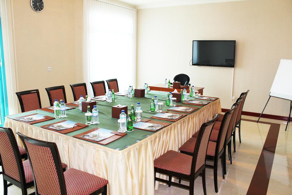 Al Diar Capital Hotel Abu Dhabi Bagian luar foto